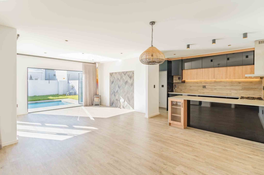 4 Bedroom Property for Sale in Sandown Western Cape